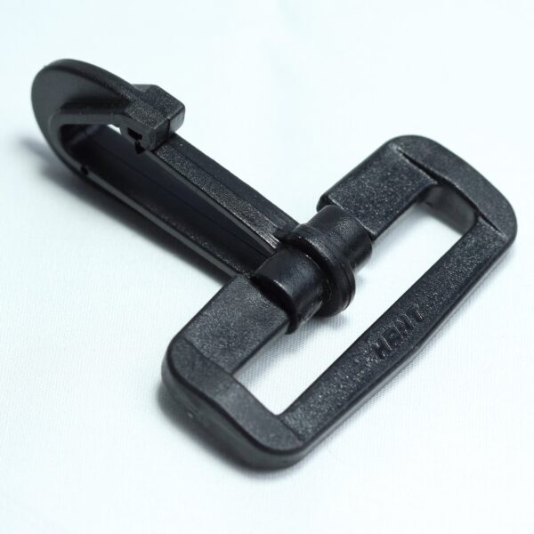 Plastic hook buckle with spring action for making removable straps for duffel and messenger bags