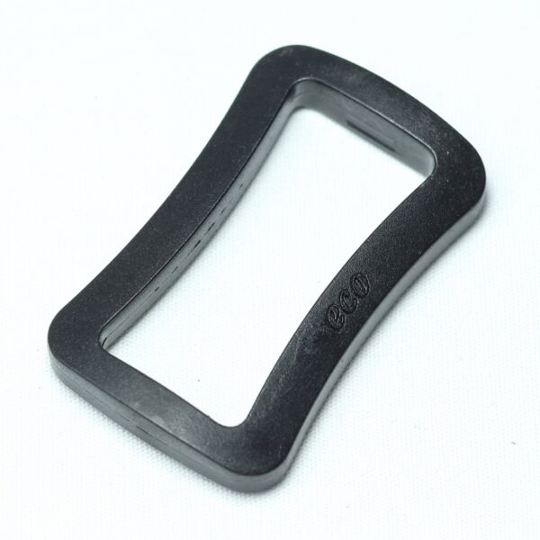 Plastic loop buckle with concave feature