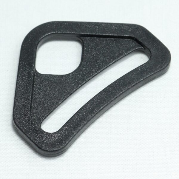 Plastic triangle buckle with a crossbar and rounded features